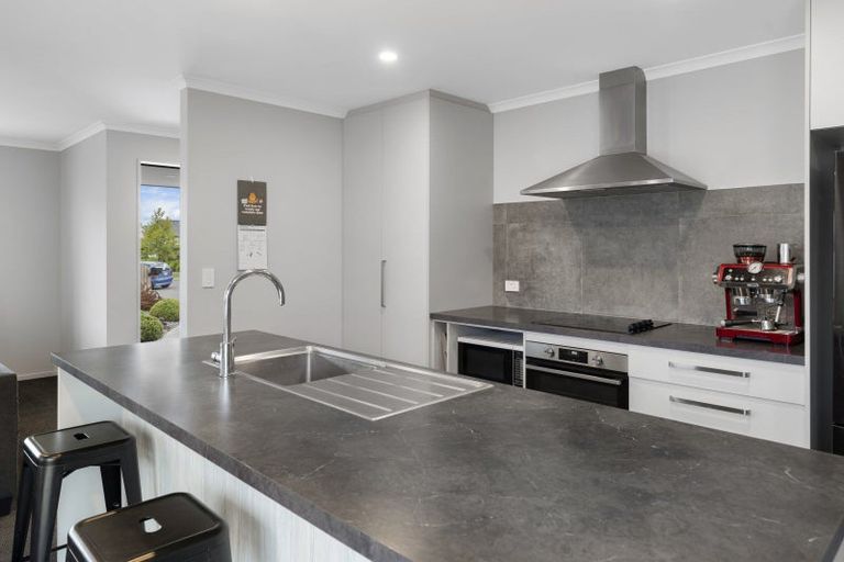 Photo of property in 20 Evelyn Crescent, Marshland, Christchurch, 8083