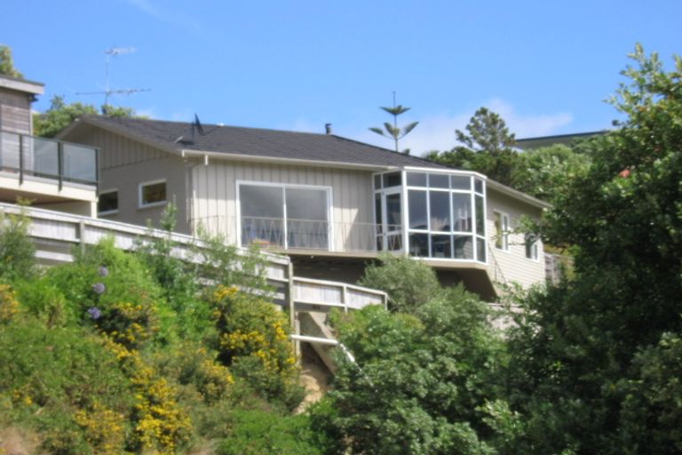 Photo of property in 2 Southern Cross Crescent, Island Bay, Wellington, 6023
