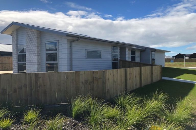 Photo of property in 1 Dunkeld Drive, Papamoa, 3118