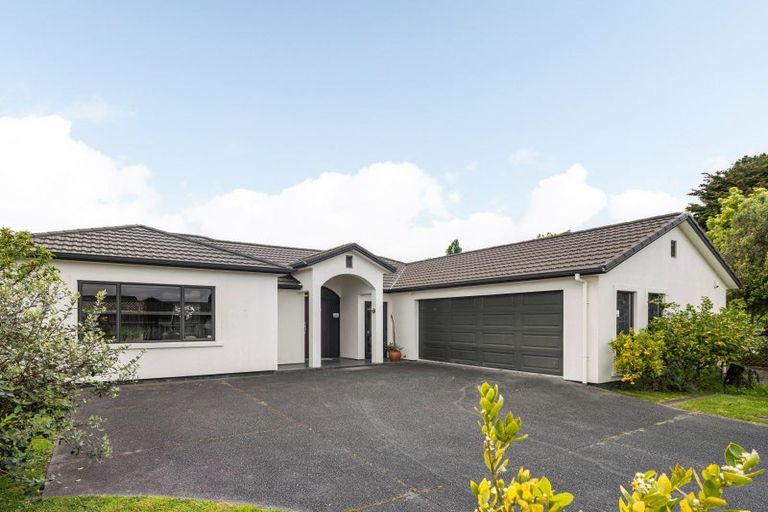 Photo of property in 30 Sandwich Road, St Andrews, Hamilton, 3200