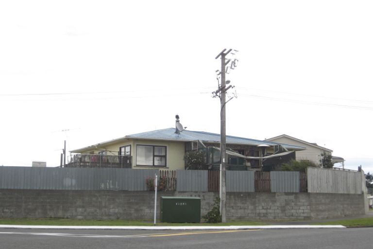 Photo of property in 54 Mosston Road, Castlecliff, Whanganui, 4501