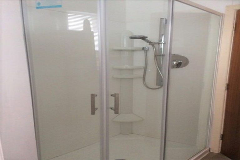 Photo of property in 40 Karaka Crescent, Levin, 5510