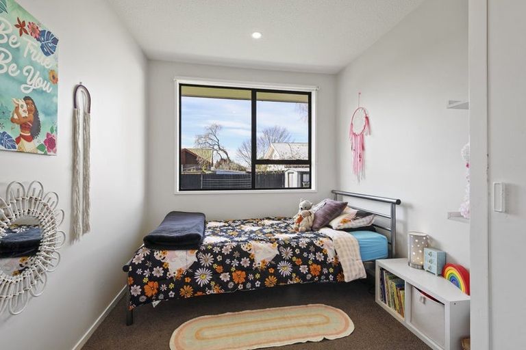 Photo of property in 1/202 Grimseys Road, Redwood, Christchurch, 8051