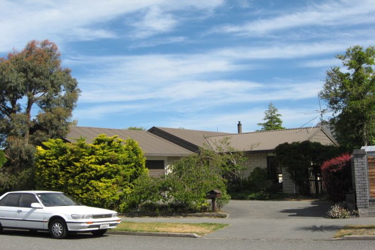 Photo of property in 172 Royal Park Drive, Parklands, Christchurch, 8083