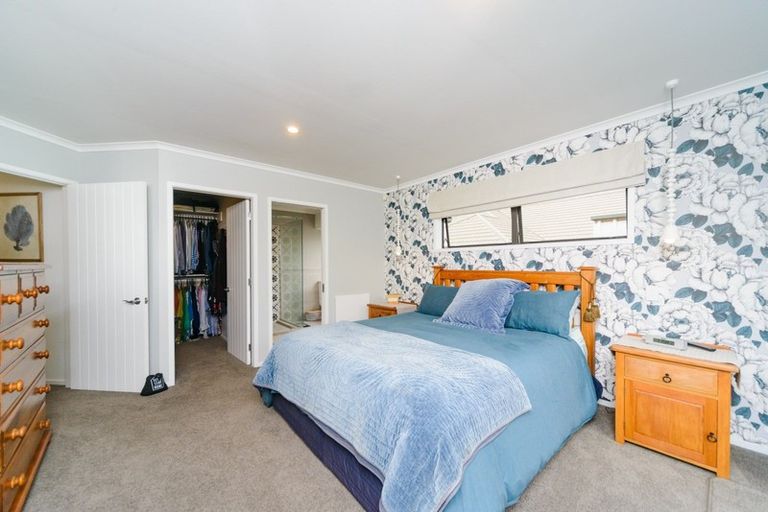 Photo of property in 14 Tennyson Avenue, Kelvin Grove, Palmerston North, 4414