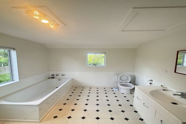 Photo of property in 150 Nixon Road, Taupaki, Henderson, 0782