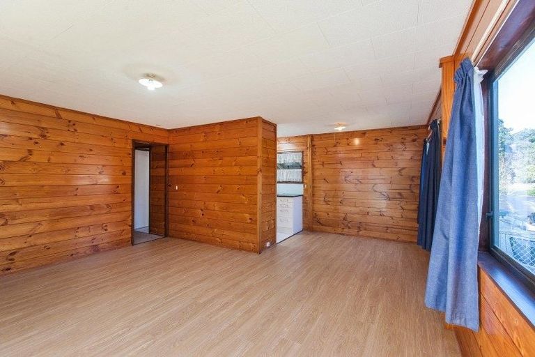 Photo of property in 1/40 Gatman Street, Birkdale, Auckland, 0626