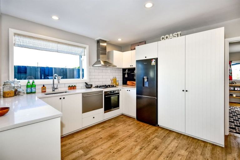 Photo of property in 41 Effingham Street, North New Brighton, Christchurch, 8083