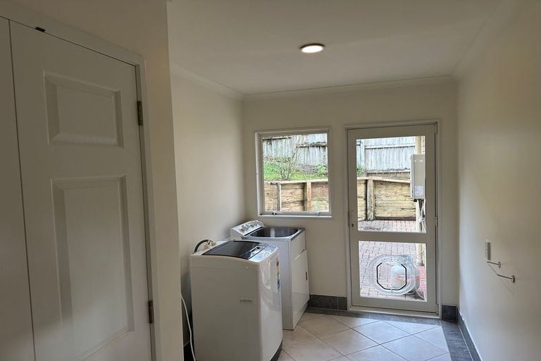 Photo of property in 26 Delmont Close, East Tamaki Heights, Auckland, 2016