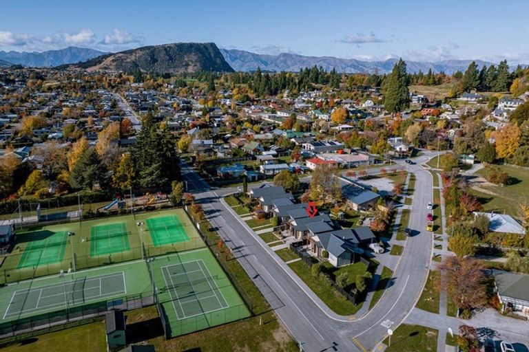 Photo of property in 206 Warren Street, Wanaka, 9305