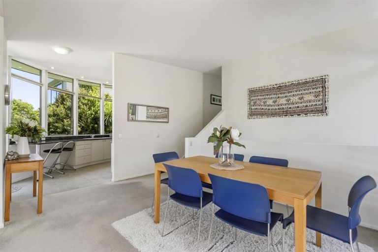 Photo of property in 2/25 Auld Street, Torbay, Auckland, 0630
