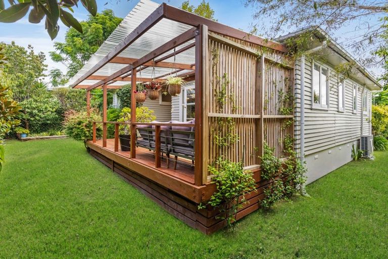 Photo of property in 4b Lancaster Road, Beach Haven, Auckland, 0626