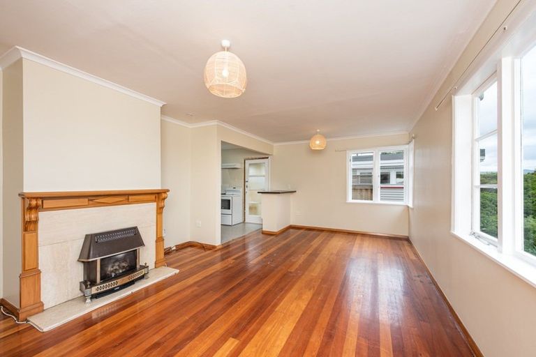 Photo of property in 17 Highbury Road, Highbury, Wellington, 6012