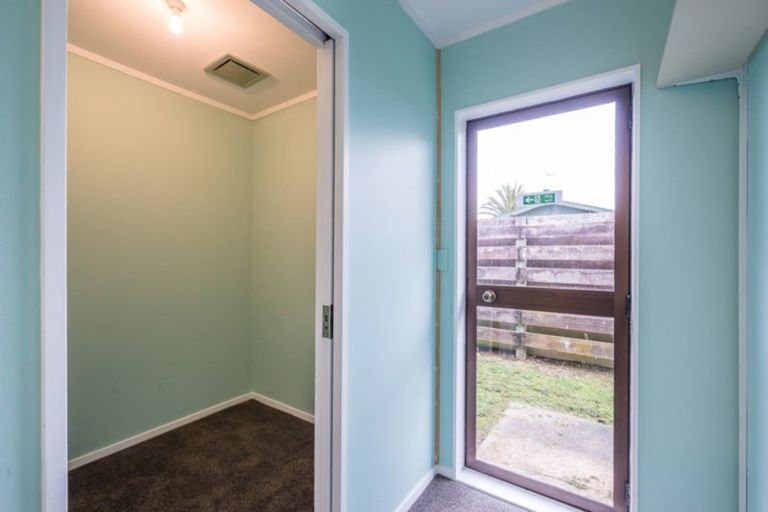 Photo of property in 4 Graham Grove, Waikanae, 5036