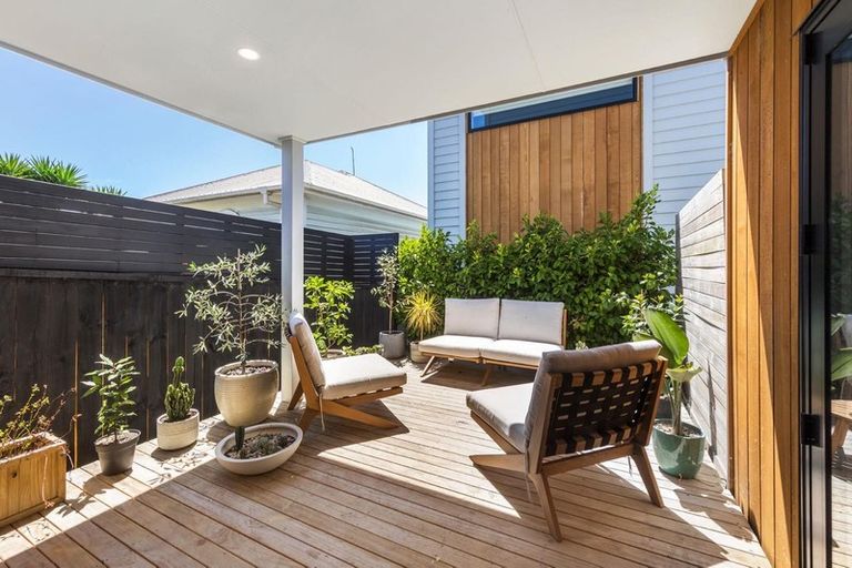Photo of property in 125a Point Chevalier Road, Point Chevalier, Auckland, 1022