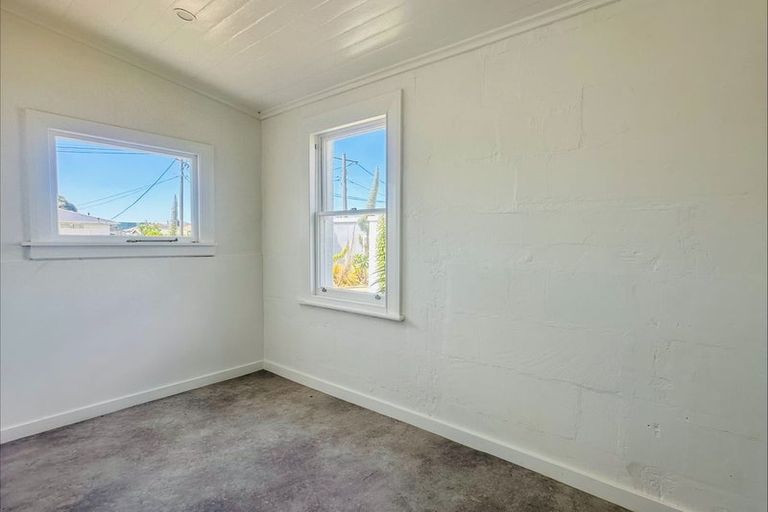 Photo of property in 1 Milner Street, Oamaru North, Oamaru, 9400
