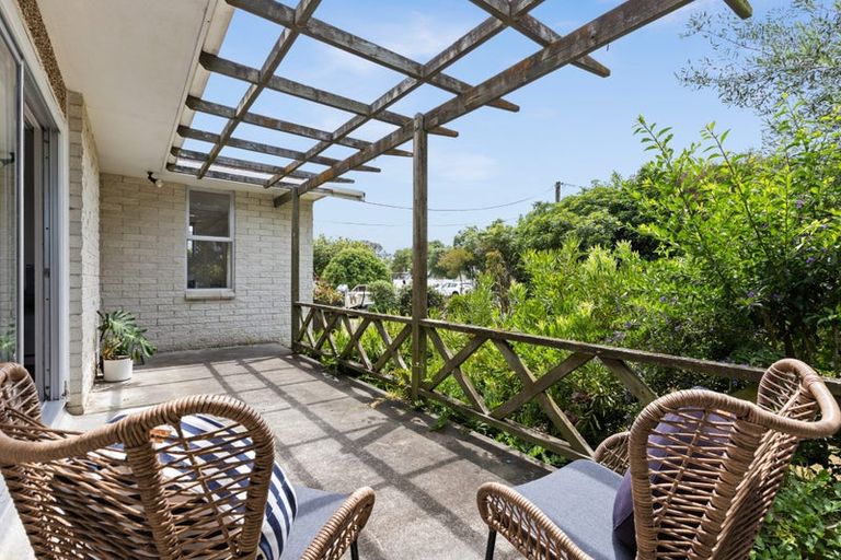 Photo of property in 332 Clifton Road, Te Awanga, 4102