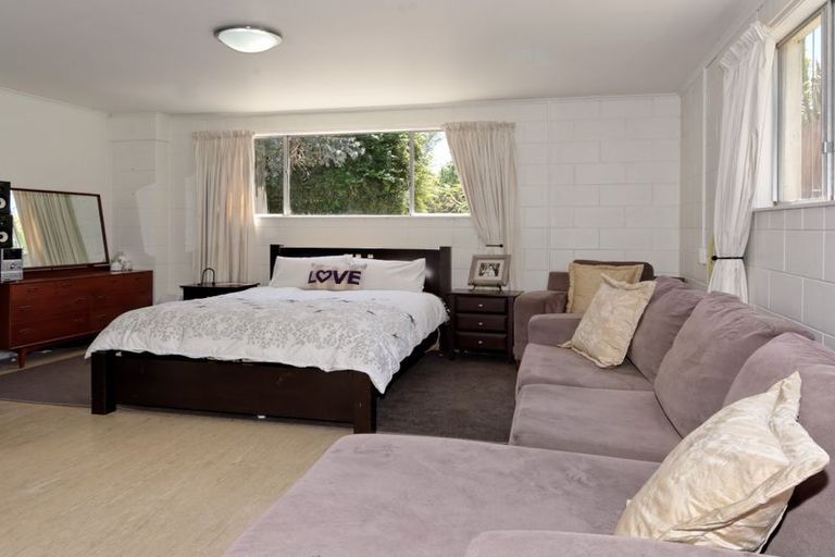 Photo of property in 6 Zita Maria Drive, Massey, Auckland, 0614