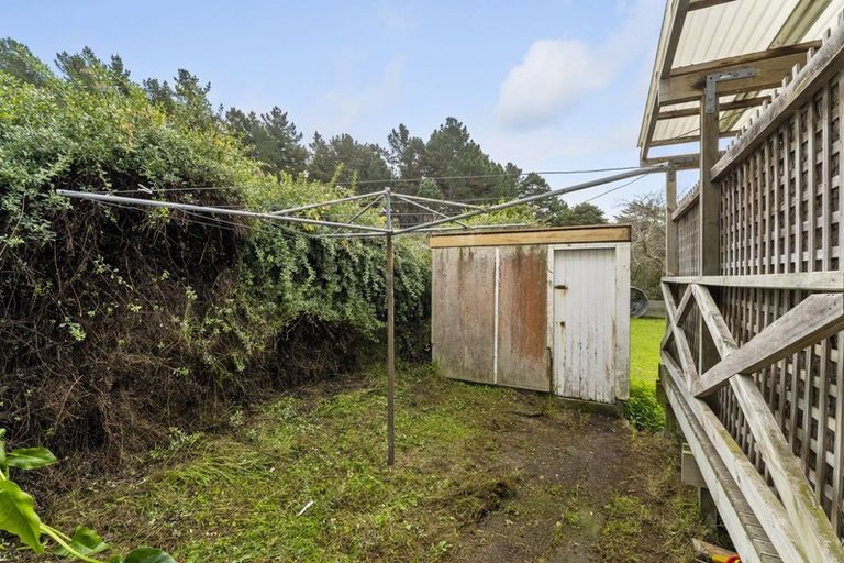 Photo of property in 21 York Place, Cannons Creek, Porirua, 5024