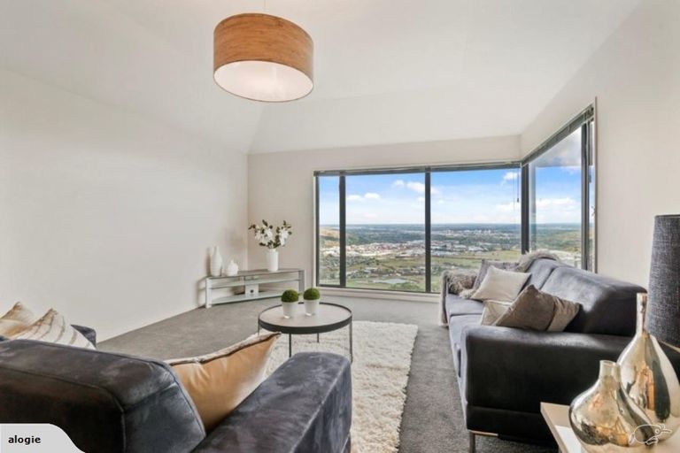 Photo of property in 2/272 Major Hornbrook Road, Mount Pleasant, Christchurch, 8081