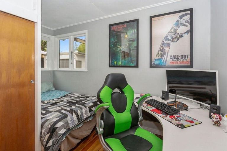 Photo of property in 346 West Coast Road, Glen Eden, Auckland, 0602