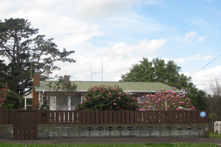 Photo of property in 40 Woodleigh Street, Frankleigh Park, New Plymouth, 4310