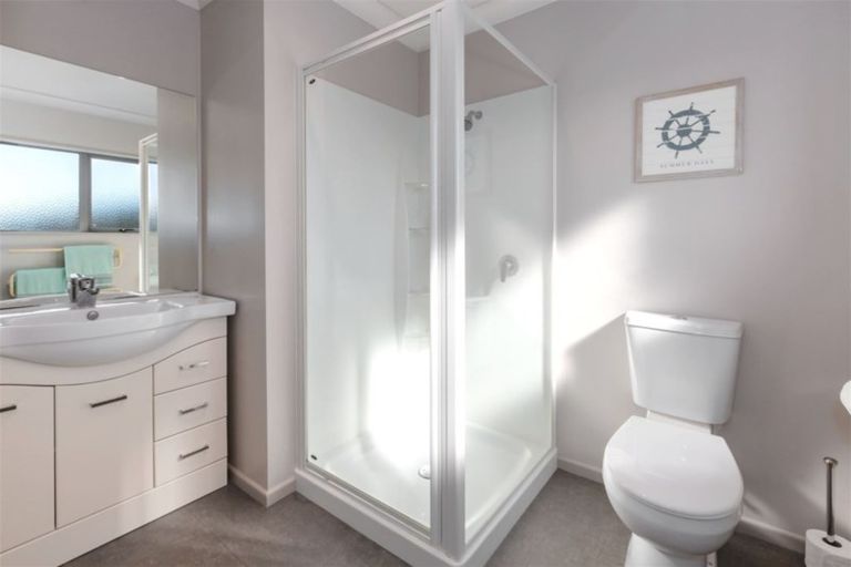 Photo of property in 2 Gennaker Lane, Whitby, Porirua, 5024