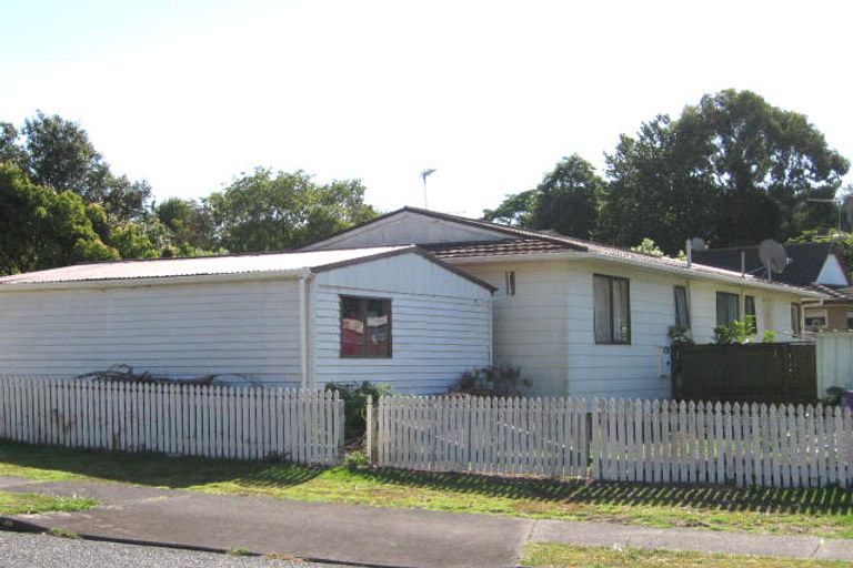 Photo of property in 8 Redwing Street, Browns Bay, Auckland, 0630