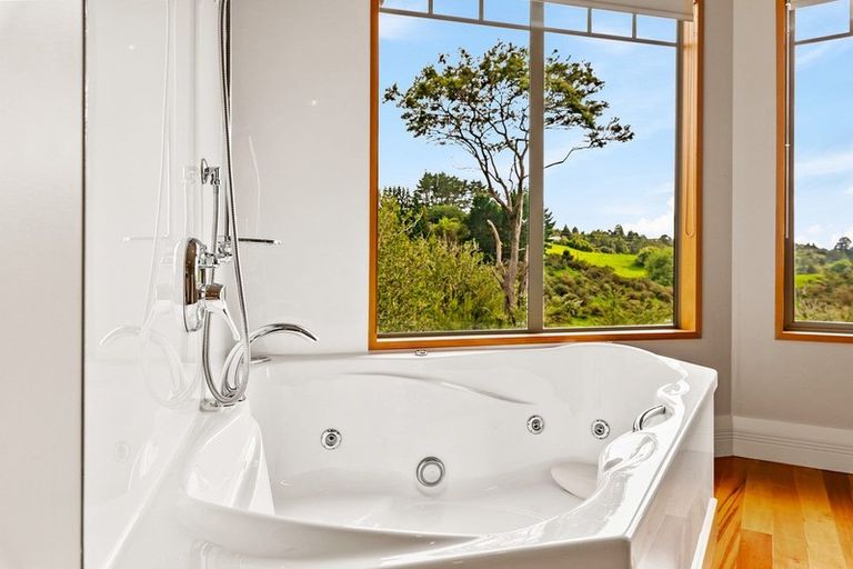 Photo of property in 251 Whitehills Road, Waitoki, 0994