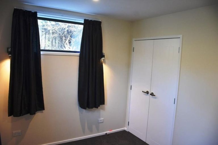 Photo of property in 2b Grenadine Place, Unsworth Heights, Auckland, 0632