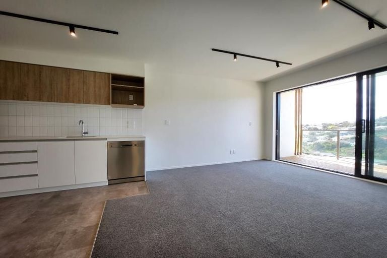 Photo of property in 5/65 Tiketike Way, Brooklyn, Wellington, 6021