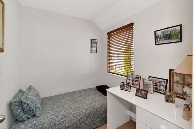 Photo of property in 31 Oakford Close, Riccarton, Christchurch, 8011