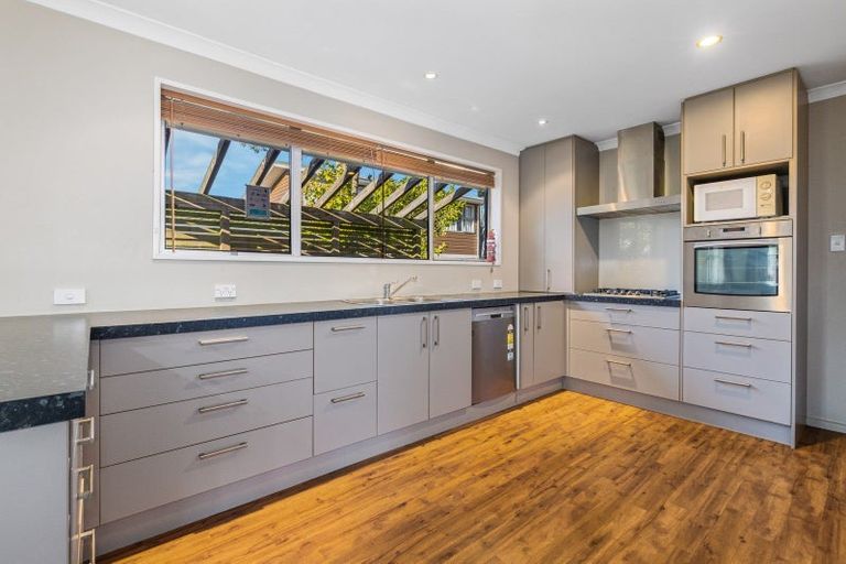 Photo of property in 360 Yaldhurst Road, Russley, Christchurch, 8042