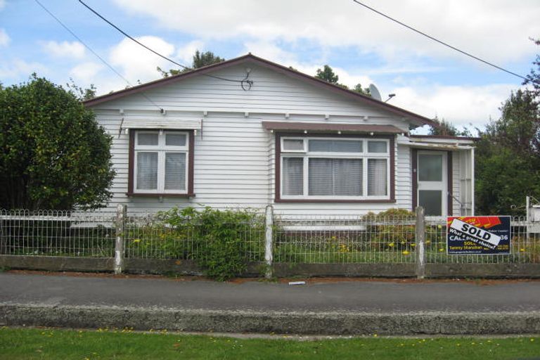 Photo of property in 1 Cambridge Street, Pahiatua, 4910
