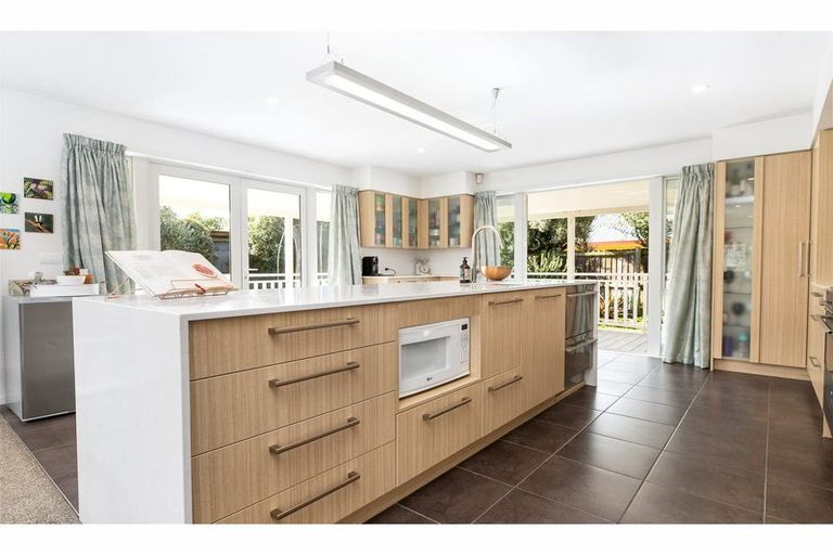 Photo of property in 142 Bower Avenue, New Brighton, Christchurch, 8083