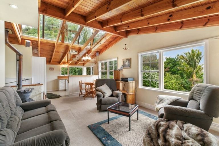 Photo of property in 207 Woodlands Park Road, Titirangi, Auckland, 0604