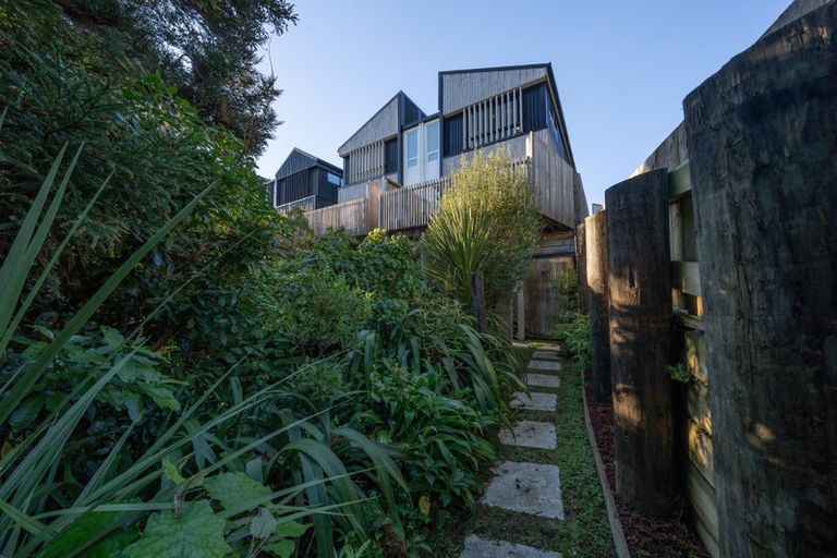 Photo of property in 1/6 Bushland Grove, Paparangi, Wellington, 6037
