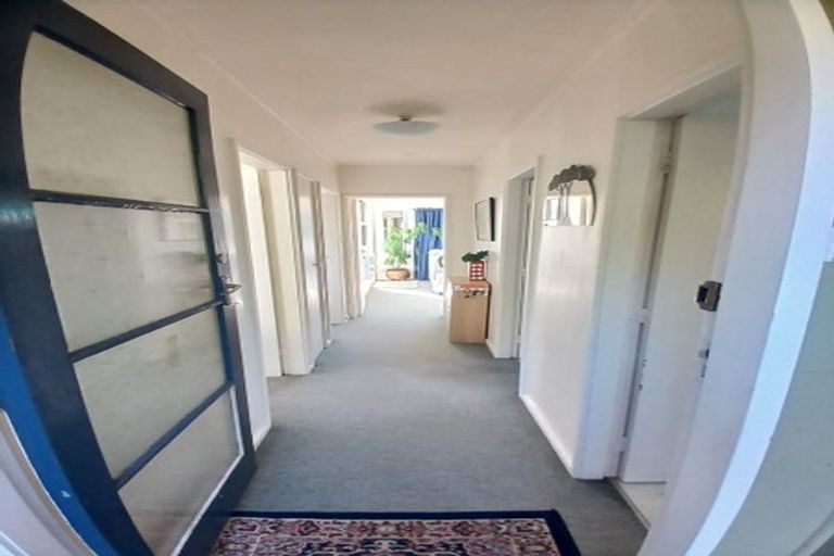 Photo of property in 176 Wadestown Road, Wadestown, Wellington, 6012