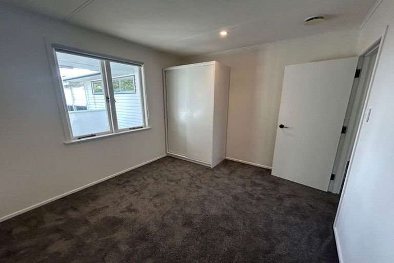 Photo of property in 9 Awaroa Road, Helensville, 0800