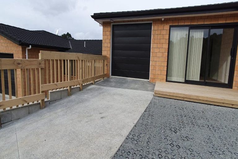 Photo of property in 26 Mudgeways Road, Massey, Auckland, 0614