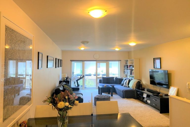 Photo of property in Luxford Villas, 113/72 Herald Street, Berhampore, Wellington, 6023