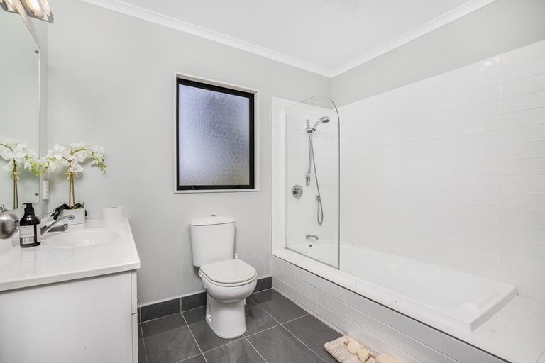 Photo of property in 43 Spur Road, Stillwater, Silverdale, 0993