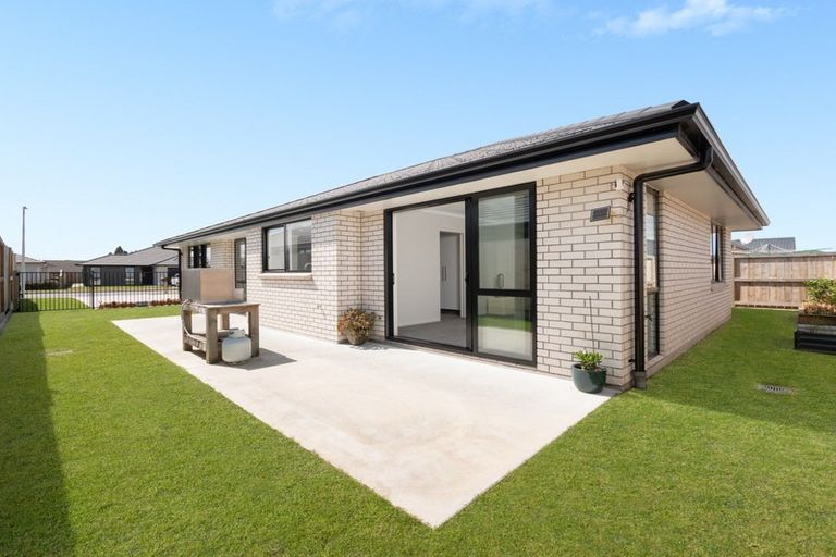 Photo of property in 23 Fearnley Grove, Pyes Pa, Tauranga, 3112