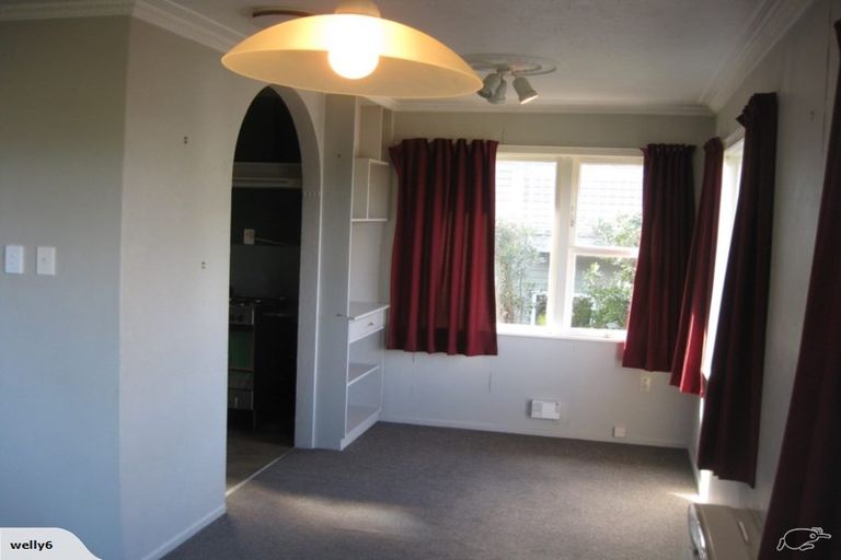 Photo of property in 10 Taka Grove, Normandale, Lower Hutt, 5010