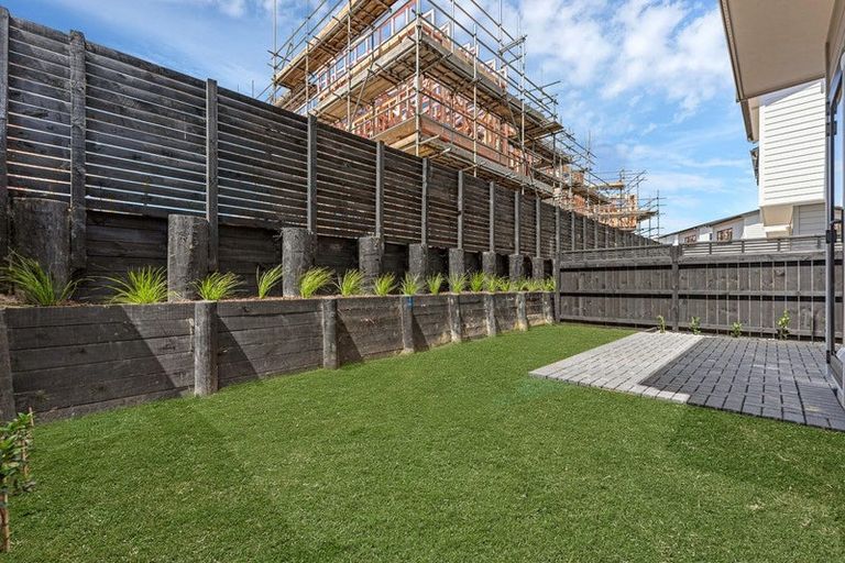 Photo of property in 9 Greenbrier Street, Westgate, 0814