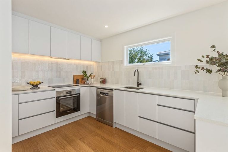 Photo of property in 17a Hamurana Place, Te Atatu Peninsula, Auckland, 0610