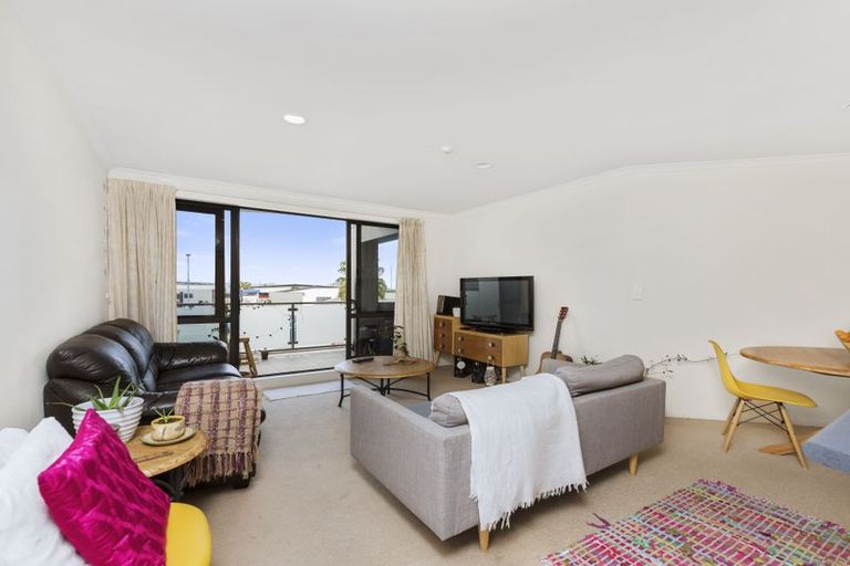Photo of property in Paramount Apartments, 16/281 Maunganui Road, Mount Maunganui, 3116