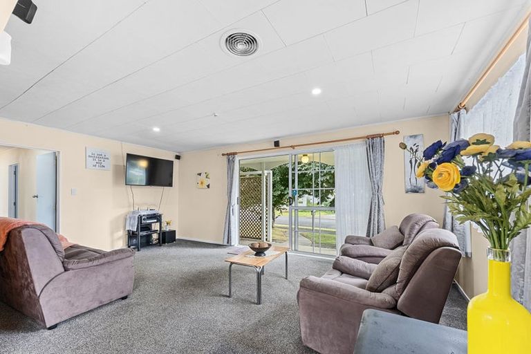 Photo of property in 13 Uenuku Place, Waitara, 4320