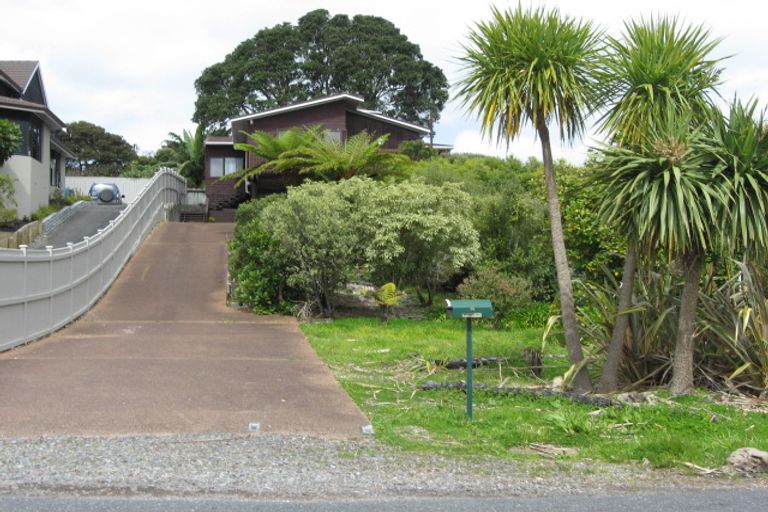 Photo of property in 75 The Terrace, Herald Island, Auckland, 0618