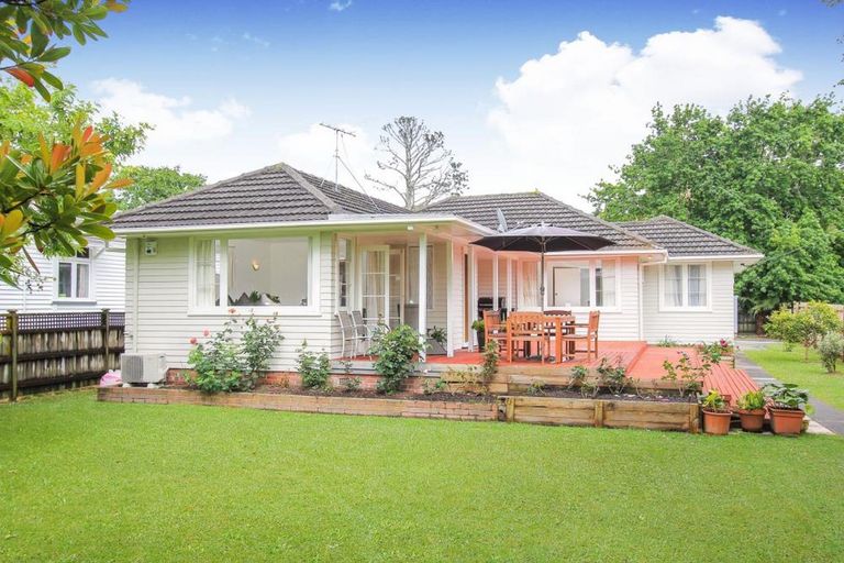 Photo of property in 71 Glendale Road, Glen Eden, Auckland, 0602